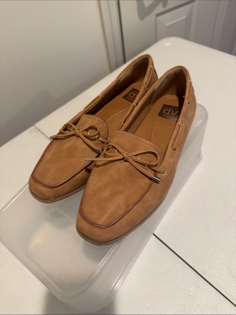 NWOT DV Dolce Vita Tan Slip On Classic Autumn Loafers Bow Top Faux Suede 9 - Picture 8 of 10